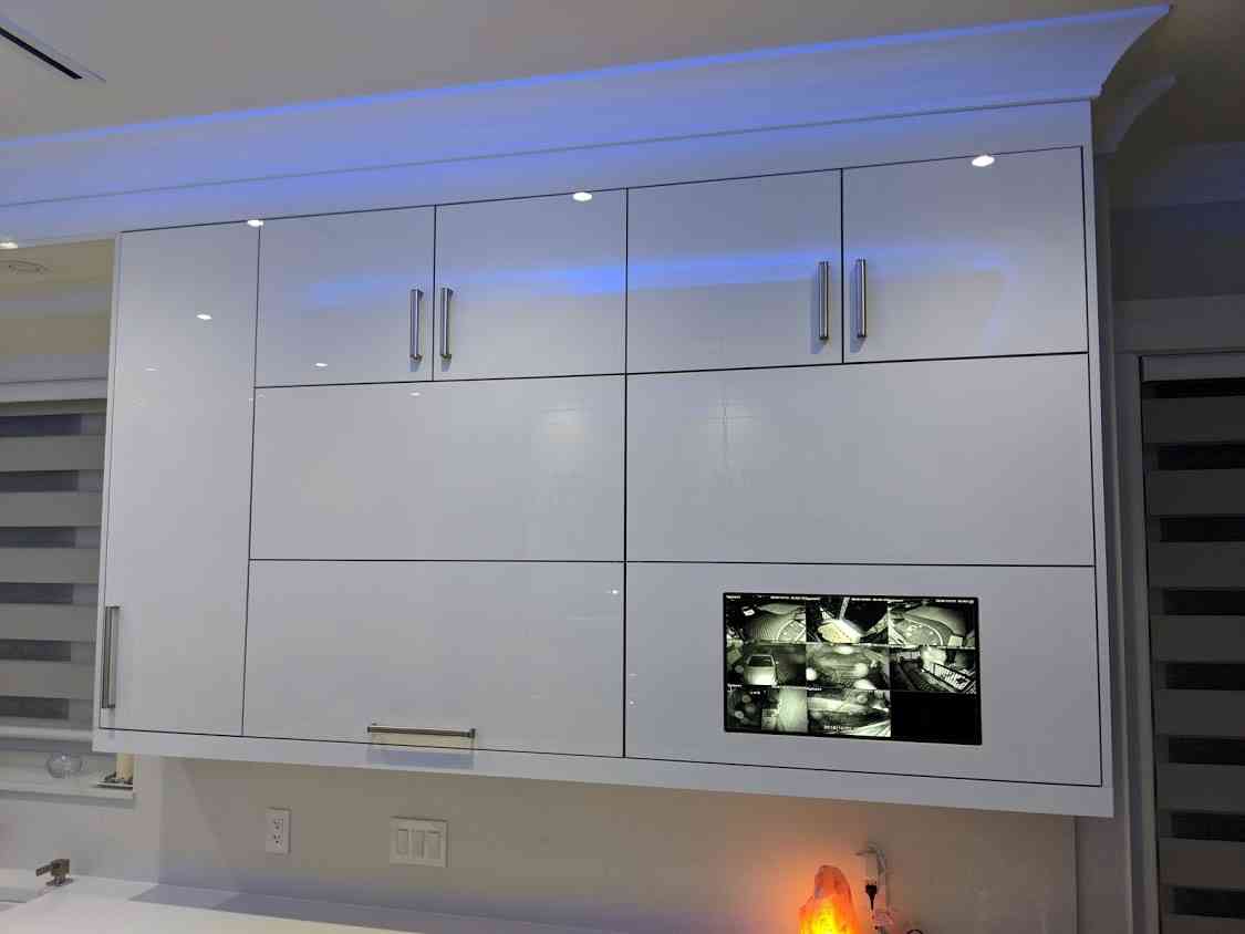 Kitchen cabinetry and lighting by Keon Construction